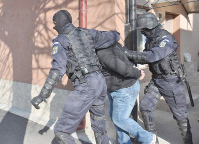 Cinci persoane au fost arestate în urma percheziţiilor din Constanţa! IATĂ CINE SUNT