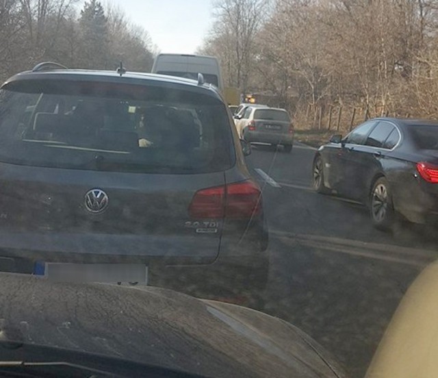 Accident în coloana de mașini, la Tuzla. O femeie a fost rănită!