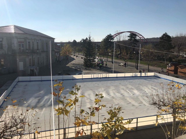 Oraşul Cernavodă închiriază un patinoar mobil