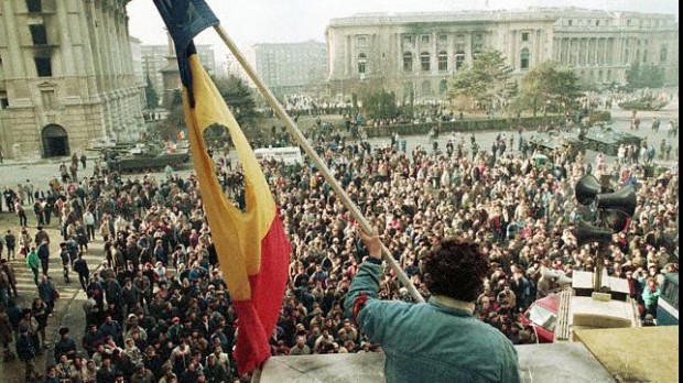 Amintiri din 22 Decembrie 1989, ziua în care armata a trecut de partea poporului GALERIE FOTO
