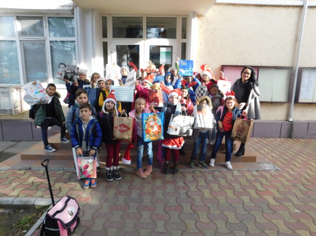 Elevii de la Liceul Ion Podaru din Ovidiu, în vizită la Centrul de Plasament „Micul Rotterdam”