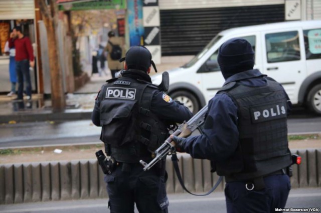 Turcia: Poliţia a împiedicat desfăşurarea unei manifestaţii prokurde la Istanbul