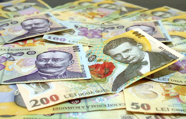De la 1 ianuarie, BNR pune în circulație bancnote și monede cu noua stemă a țării!