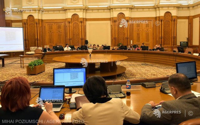 Comisia specială pe domeniul justiţiei se întruneşte luni pentru discuţii pe tema Legilor Justiţiei
