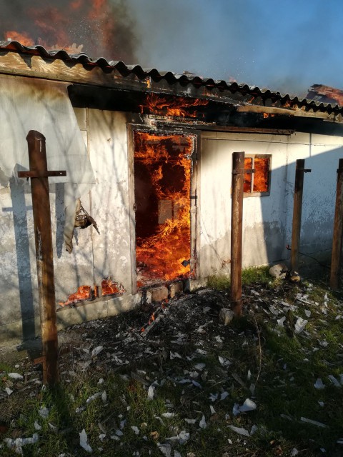 Incendiu la o clădire abandonată, în Tulcea! Au intervenit de urgență pompierii