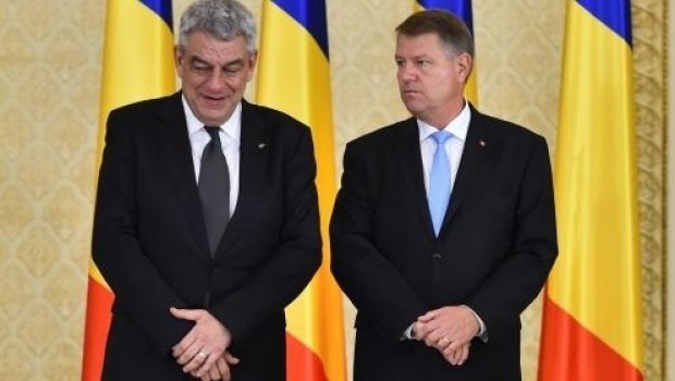 Unde petrec Sărbătorile de Iarnă preşedintele României şi şeful Guvernului