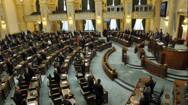 'Fabrica' de generali academicieni, desfiinţată de senatori!