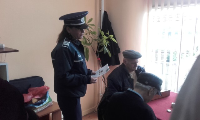 Polițiștii constănțeni au discutat cu cetățenii despre furturi!