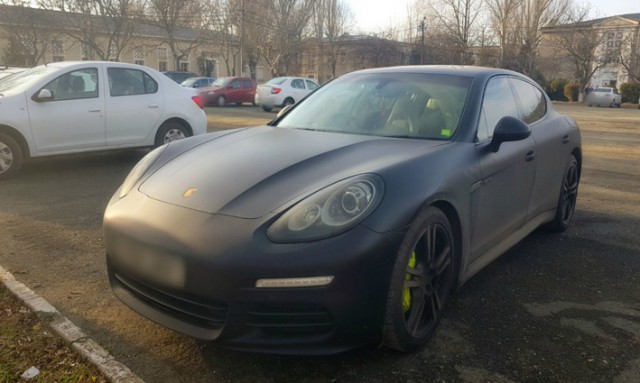 Porsche semnalat furat din Marea Britanie, descoperit la Constanţa