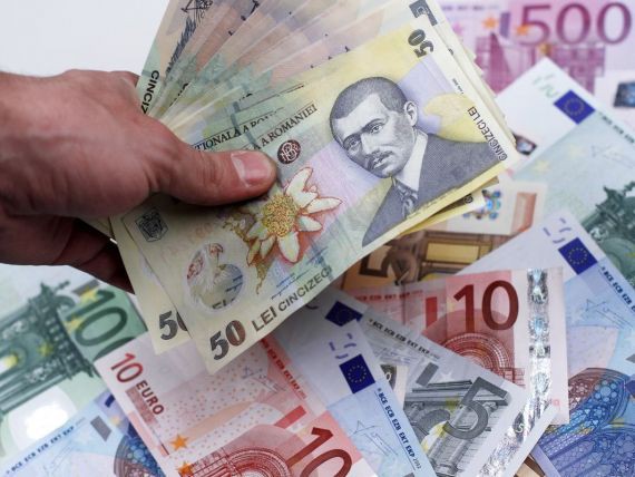 Moneda naţională se depreciază în raport cu euro