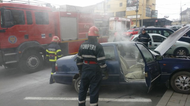 Un autoturism a luat FOC la Tulcea!