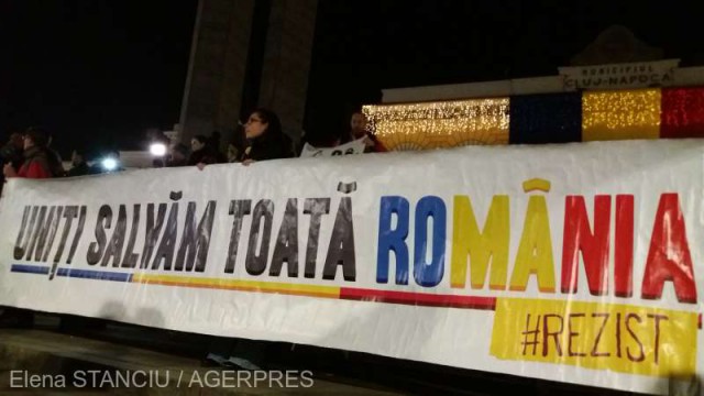 Protest la Cluj-Napoca faţă de legile justiţiei; aproximativ 300 de oameni în stradă