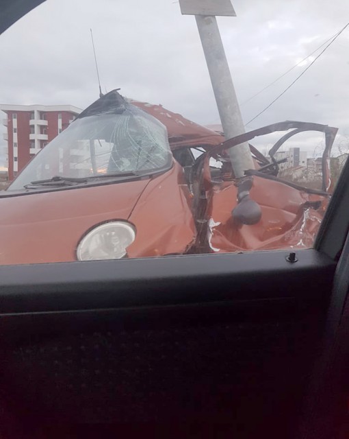Un autoturism s-a făcut praf în Mamaia: şoferul, ÎN COMĂ