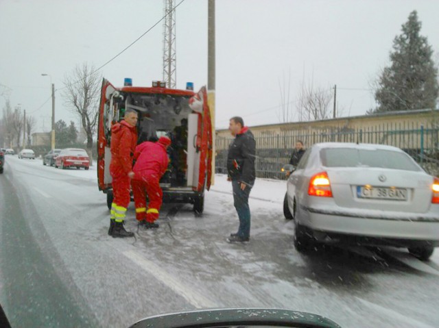 Pieton lovit pe trecere la Şcoala 8 din Constanţa