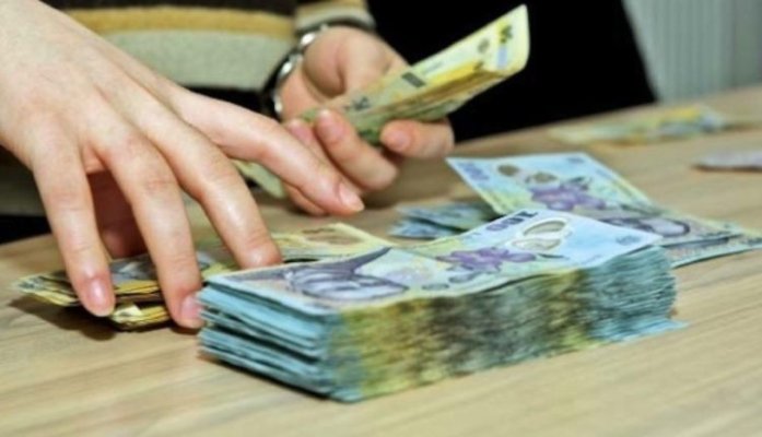 Faptul că de la 1 ianuarie 2018 salariile foarte mari scad a fost cunoscut de la dezbaterea acestei legi în Parlament