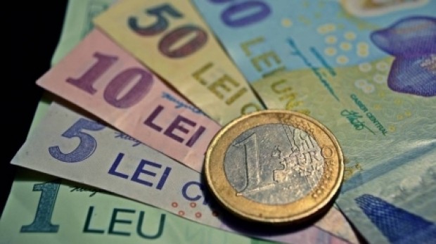 Leul a câştigat teren în raport cu principalele valute; un euro, cotat miercuri la 4,6573 lei