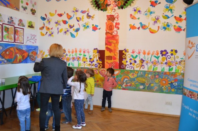 S-a schimbat legea: educatorii și învățătorii nu mai au nevoie de studii universitare!