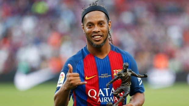 Ronaldinho a marcat 5 goluri şi a oferit 6 pase decisive, într-un meci pe care l-a jucat în închisoarea din Paraguay