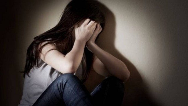 Șocant: și-a obligat fiica de 13 ani să facă sex cu el - cum o ameninţa!