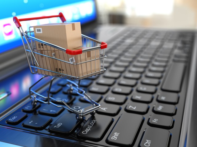 Luna decembrie se află în top 3 luni în care românii fac cele mai multe cumpărături online