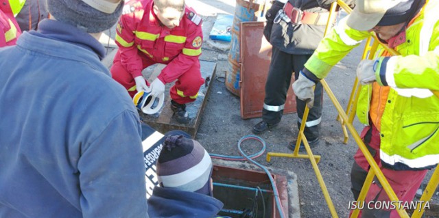 Un bărbat căzut într-un puţ la Ovidiu, salvat de pompieri!