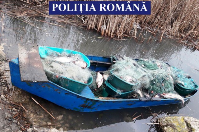 Zeci de ambarcațiuni, verificate de Poliția Transporturi și ANR
