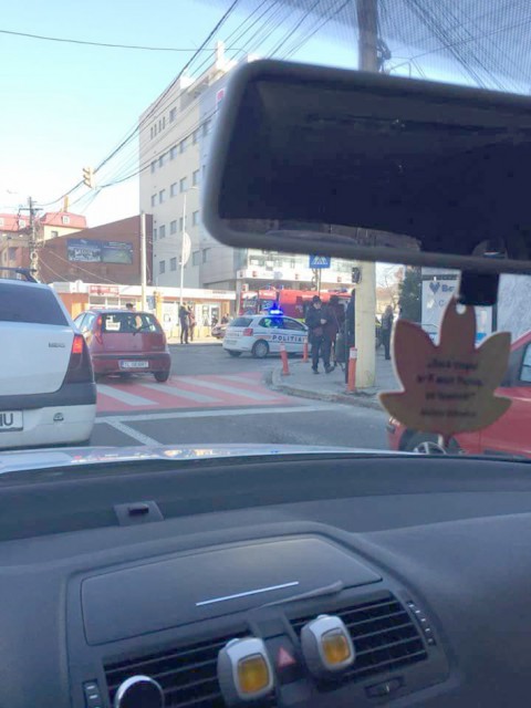 Accident la Delfinariu! O persoană a fost lovită pe trecerea de pietoni