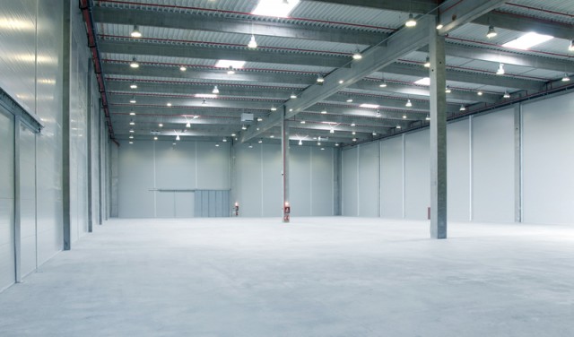 Cererea brută de spaţii industriale şi de logistică a crescut în 2017 cu 15%