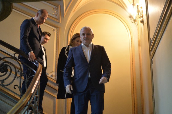 Ivan: Dragnea a suspendat o şedinţă la partid ca să vadă ”Suleiman Magnificul”