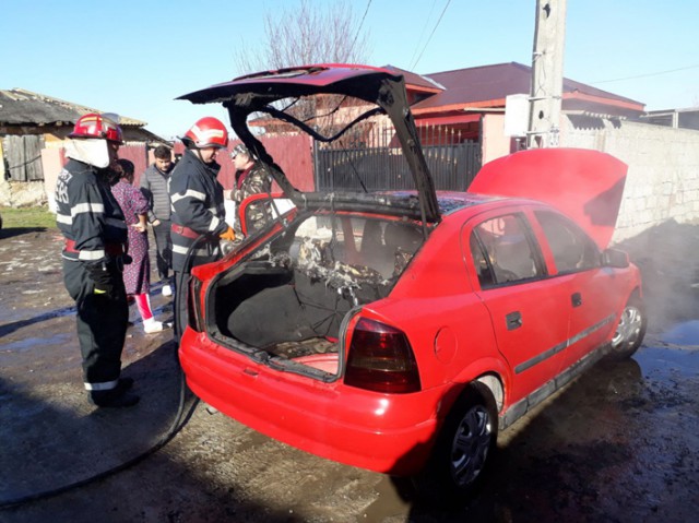 Incendiu la un autoturism în Medgidia! Au intervenit pompierii