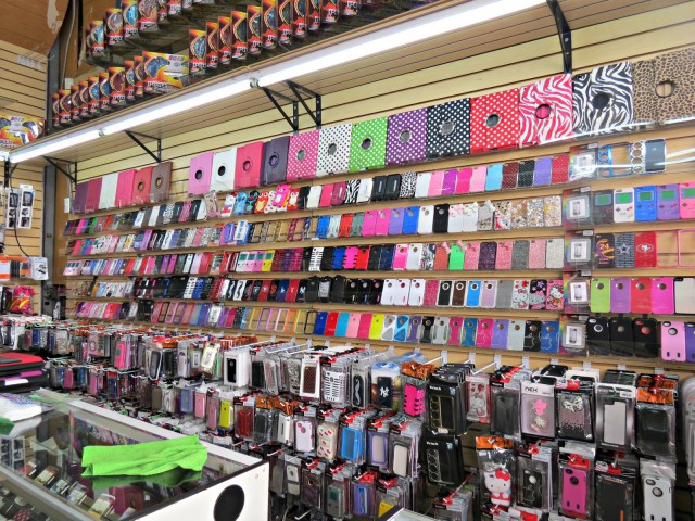 Peste 10 milioane de accesorii pentru telefoane mobile, achiziţionate în România
