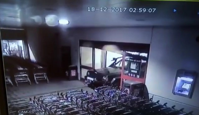 PERCHEZIȚII la indivizii care AU FURAT APARATE PAY POINT