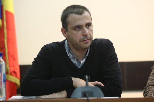 Finul lui Dragomir îi ia locul lui Muhscină la conducerea organizaţiei municipale a PNL Constanţa
