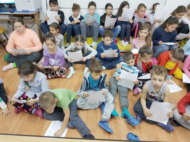Sute de copii, înapoi în bănci! Proiectul ‘Şcoală după şcoală’ dă roade