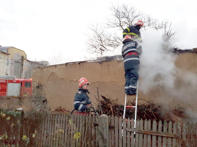 Incendiu în incinta unei firme din Cumpăna