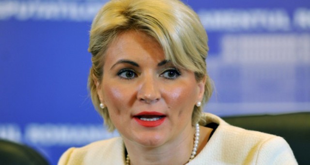Companiile de stat au salariu mediu net dublu faţă de privat, dar productivitate cu 40% mai mică