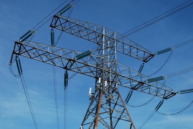 E.ON: Alimentarea cu energie a electrocasnicelor în stand-by poate creşte costul electricităţii cu 180 de lei anual