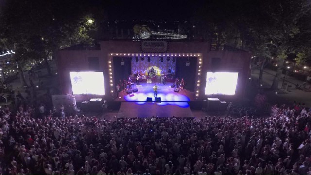 Primăria Constanța cumpără prelată pentru o scenă din Mamaia
