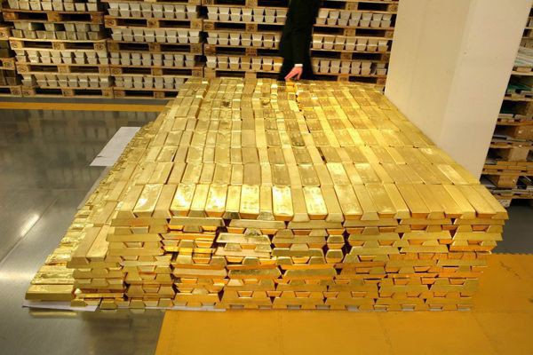 Euro rămâne la 4,65 lei. Aurul atinge cea mai scăzută valoare din 22 decembrie 2017