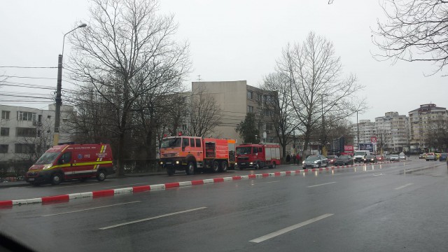 Pompierii au intervenit în apropiere de City Park Mall! O gospodină a uitat tigaia pe foc!