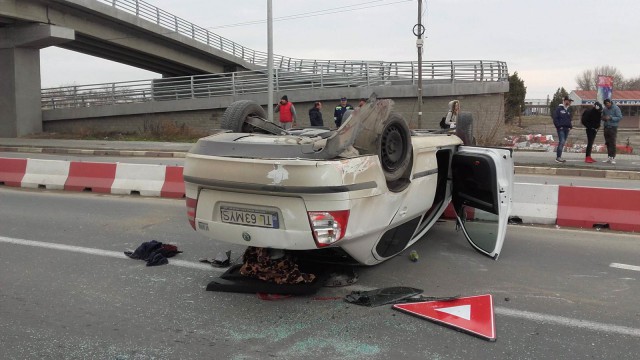Mașină RĂSTURNATĂ în urma unui accident între Mamaia și Năvodari