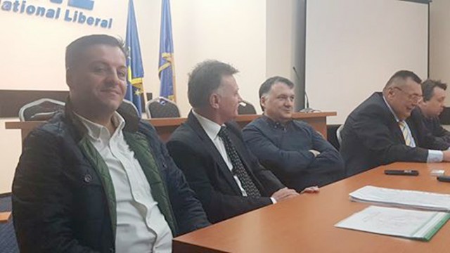 PNL proune reducerea numarului de judeţe şi desfiinţarea a 14% din primării