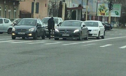 Cât a strâns un cerşetor, pe strada Th. Burada, în 30 de minute?