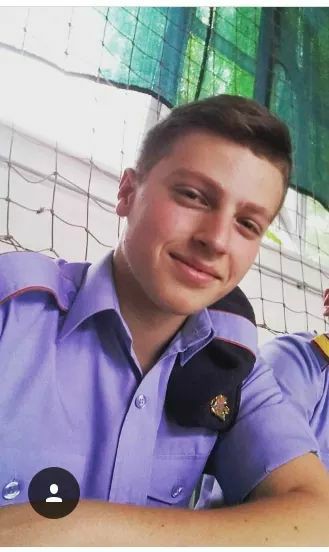 Un elev de clasa a X-a de la un colegiu militar, plâns de MApN. A murit într-un teribil accident de maşină