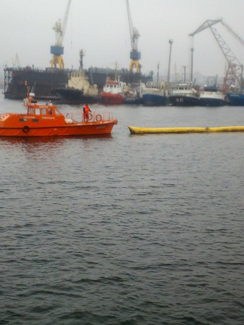 Pescador confiscat de statul român de la braconierii turci, SCUFUNDAT în Portul Constanţa!