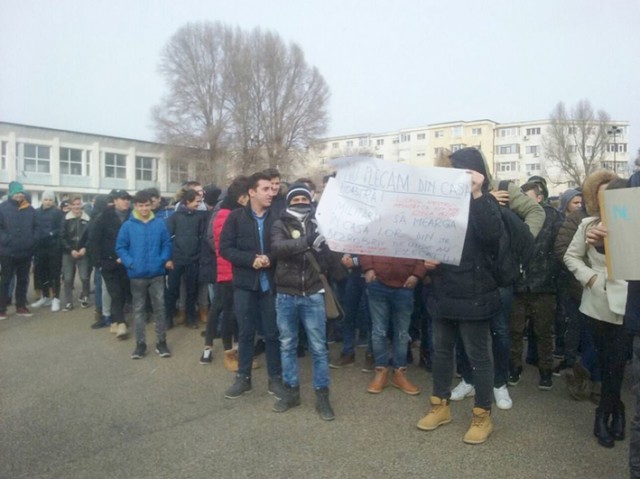 Elevi mutaţi dintr-o şcoală în alta pentru a face loc viitorului Colegiu Militar de Marină!