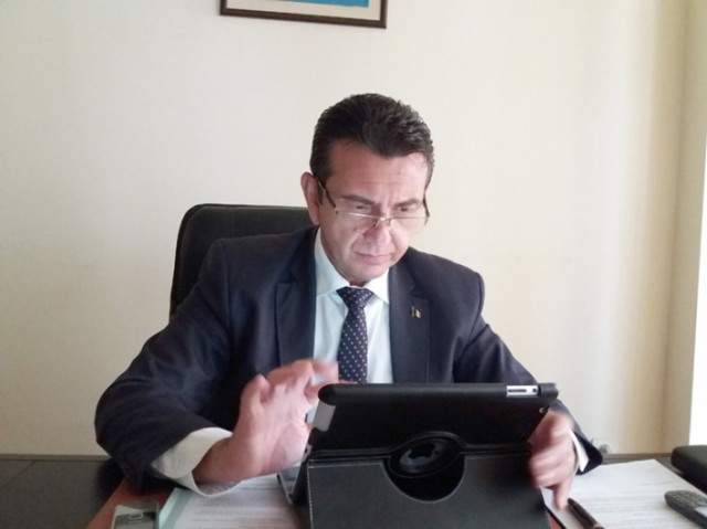 Palaz i-a cerut primarului din Tuzla să fie transparent cu deplasările din Franța și Emiratele Arabe