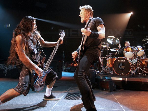 Metallica va susţine online un concert acustic, în scopuri caritabile