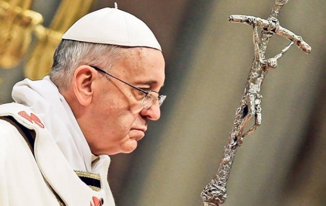 Papa Francisc a părăsit Vaticanul şi s-a rugat la Roma pentru victimele din Liban