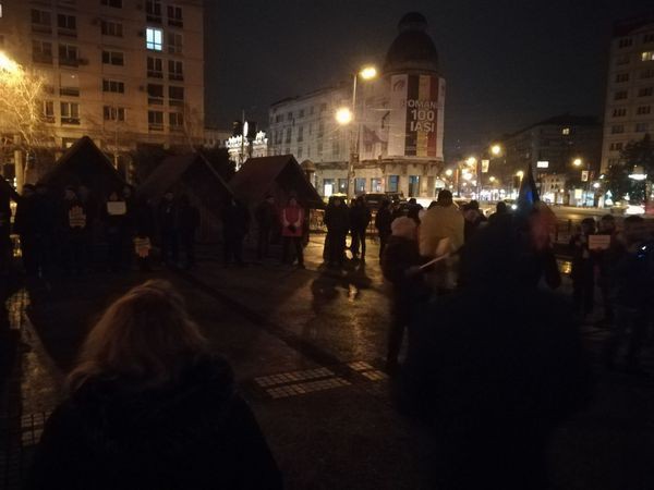 Proteste în mai multe oraşe din ţară, după anunţul lui Tudorel Toader privind revocarea şefei DNA